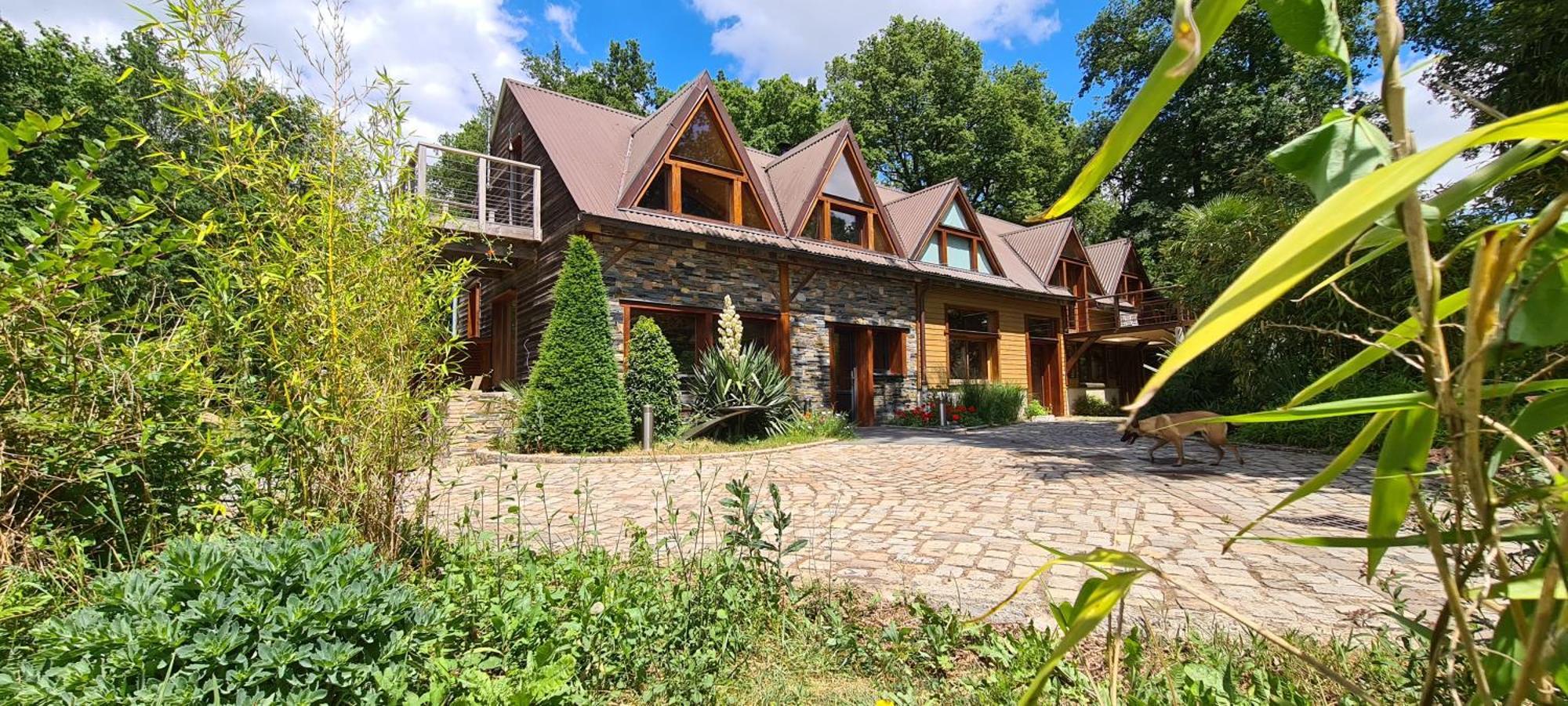 La Maison Dans Les Bois Soucelles ภายนอก รูปภาพ