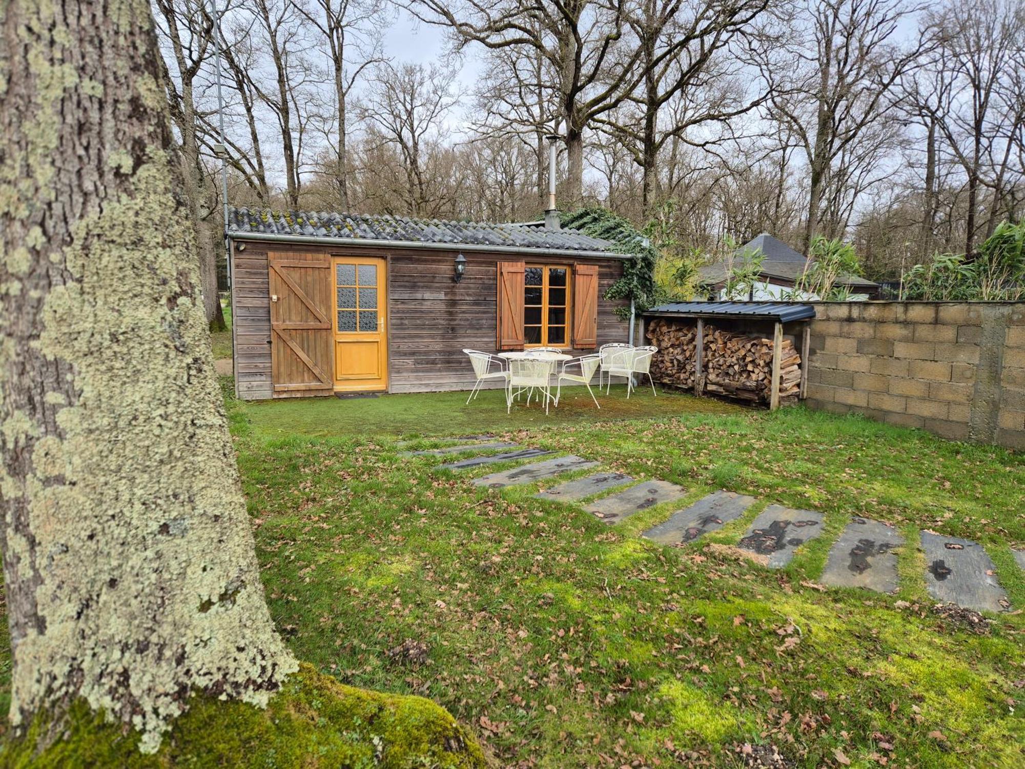 La Maison Dans Les Bois Soucelles ภายนอก รูปภาพ